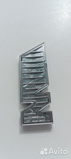 Эмблема на крыло BMW M