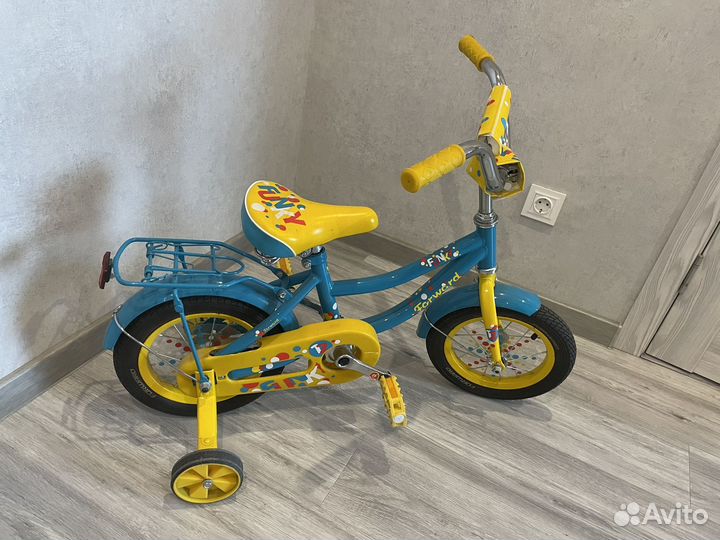 Детский велосипед с ручкой