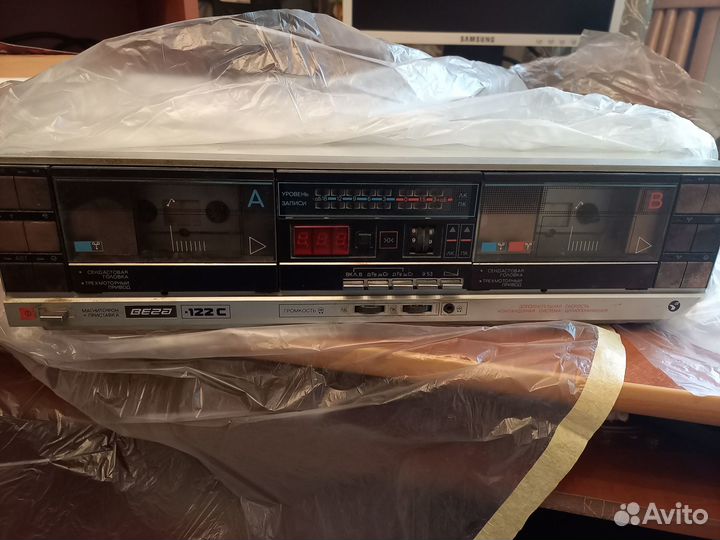 Стереоусилитель Амфитон, магнитофон Вега, колонки