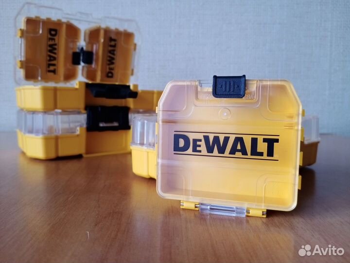 Кейсы Боксы Органайзеры DeWalt Tough Case