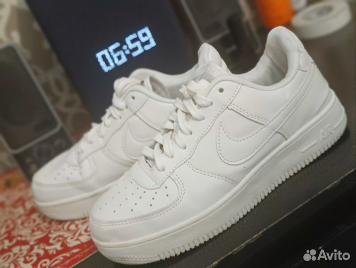 Кроссовки женские 38 размер