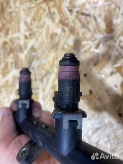 Топливная рампа Renault Megane седан K4M 1.6 2005