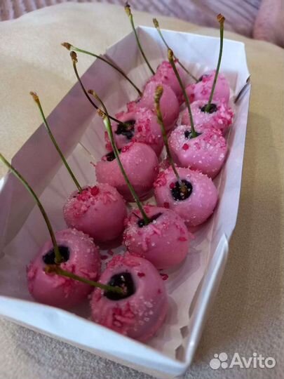 Черешня в шоколаде и бананы в шоколаде