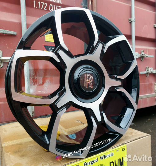 Кованые диски R24 на Rolls-Roys Cullinan