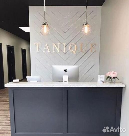 Стойка ресепшн