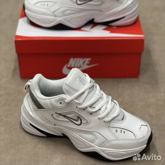 Кроссовки nike женские белые