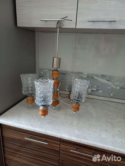 Люстра с хрустальными плафонами