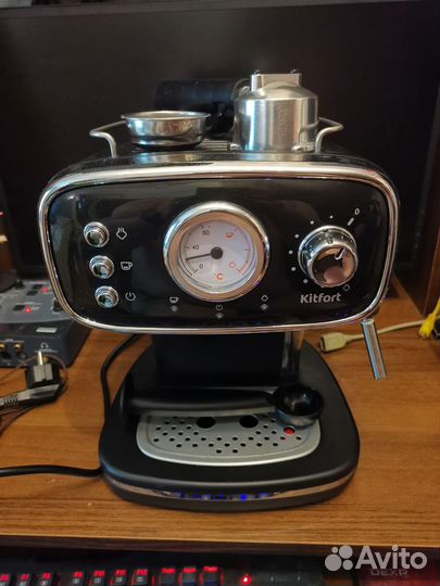 Кофеварка рожковая Kitfort KT-736