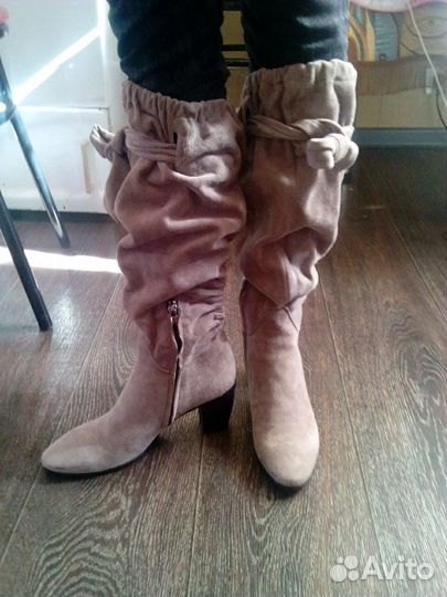 Новые женские сапоги