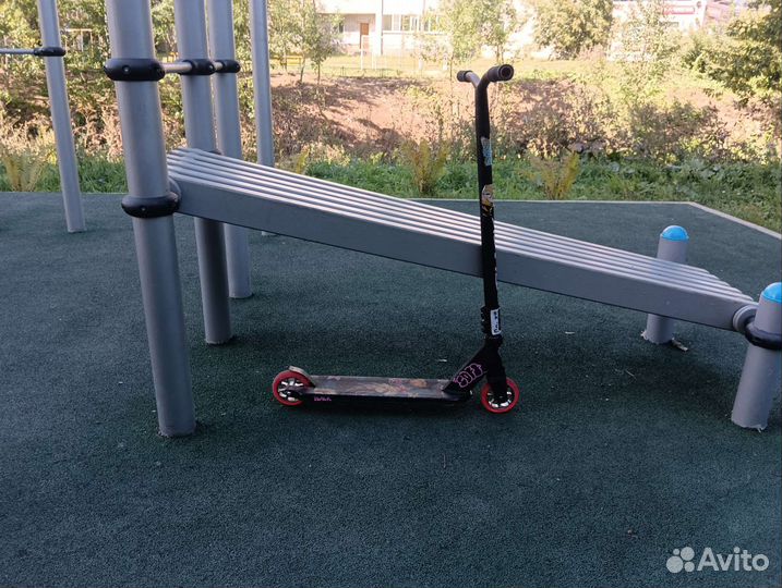 Трюкавой самокат sub