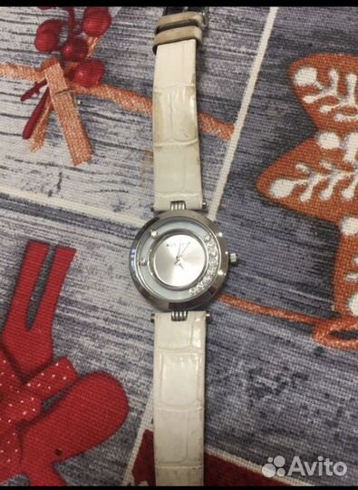 Часы наручные женские