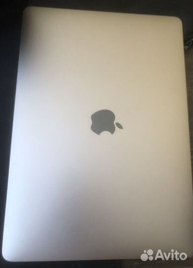 Разбитый экран a2338 Apple MacBook Pro