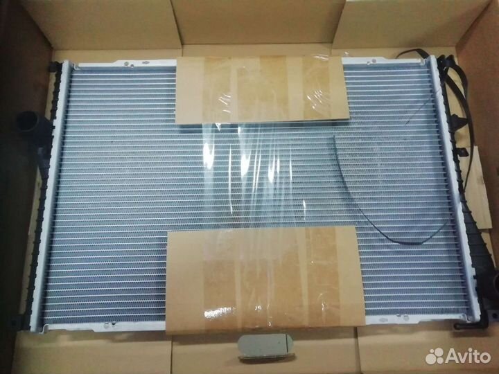 Радиатор BMW