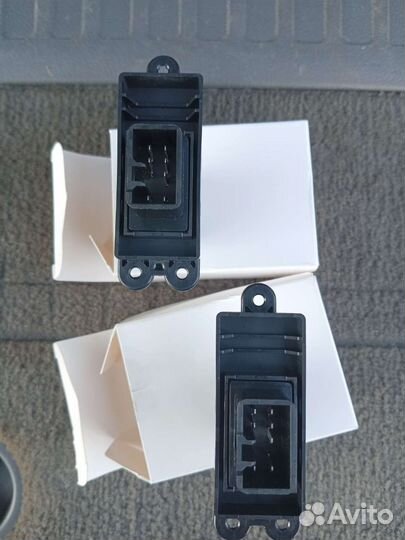 Кнопки стеклоподъемников hyundai I 30