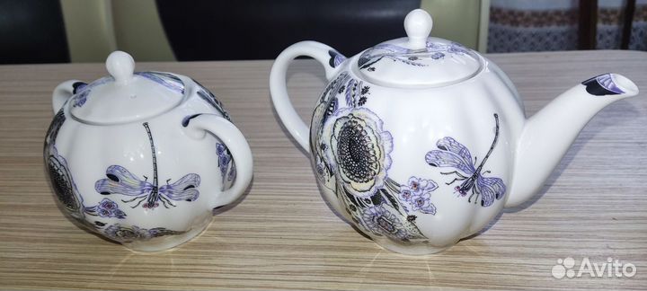 Чайник заварочный и сахарница