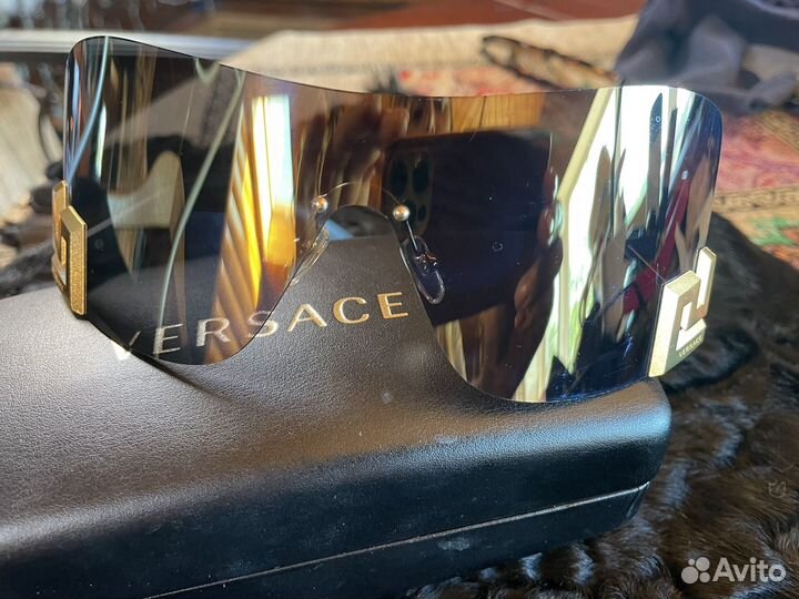 Солнцезащитные очки versace