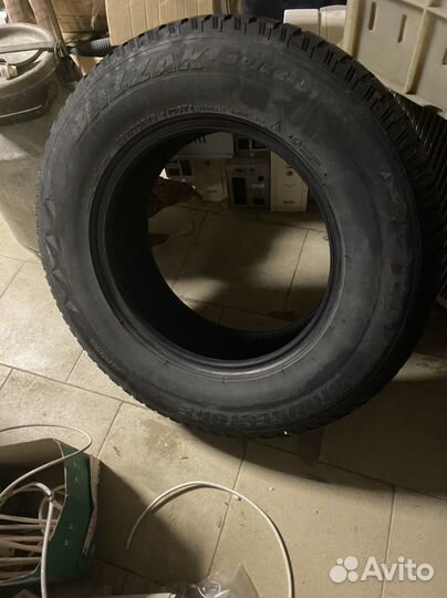 Bridgestone Blizzak Spike-01 235/70 R16