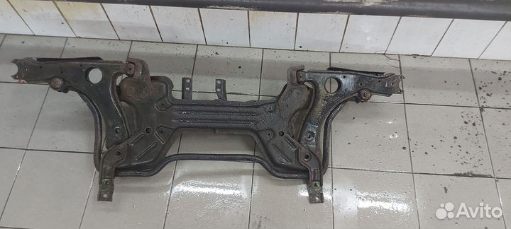 Подрамник пассат б3