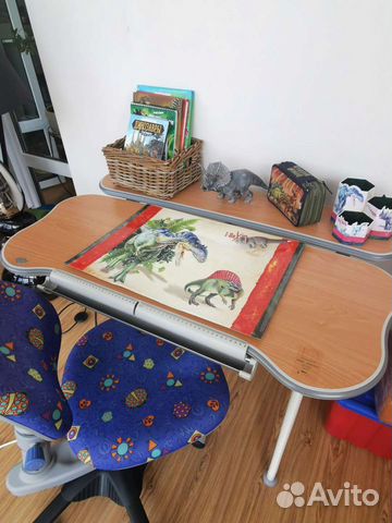 Детский письменный стол
