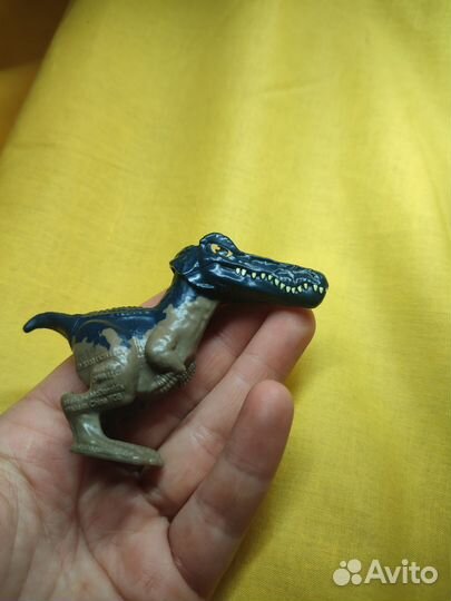 Динозавр игрушка McDonald's Jurassic World