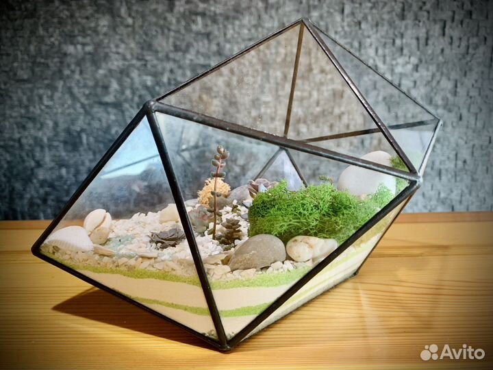 Флорариум с суккулентами в форме техники Тиффани