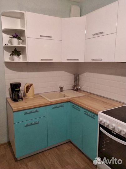 Кухня прямая в потолок