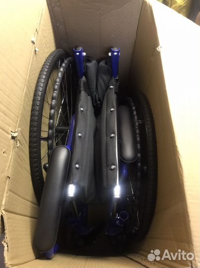 Коляска инвалидная новая. 