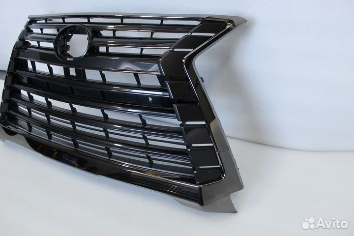Решетка радиатора Lexus LX 570 Black Vision