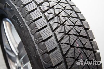 Bridgestone Blizzak DM-V2 265/65 R17 112R