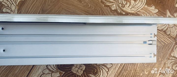 Карниз потолочный дерево белый трехрядный