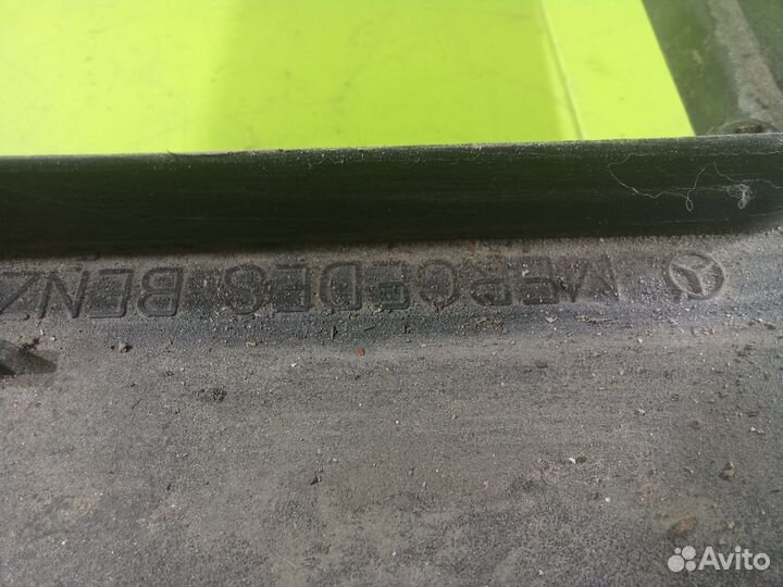 Крышка блока предохранителей Mercedes-Benz W140