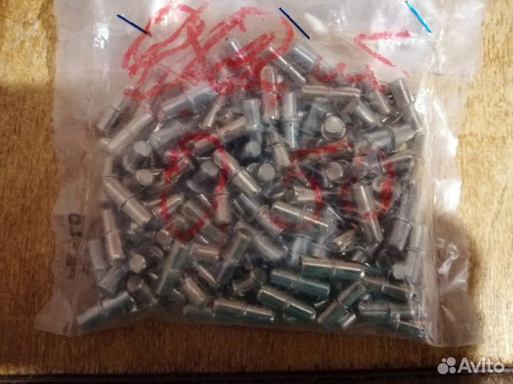 Полкодержатель металлический