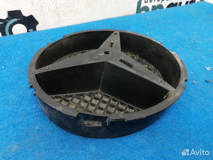 Основа эмблемы решетки радиатора A0008880060