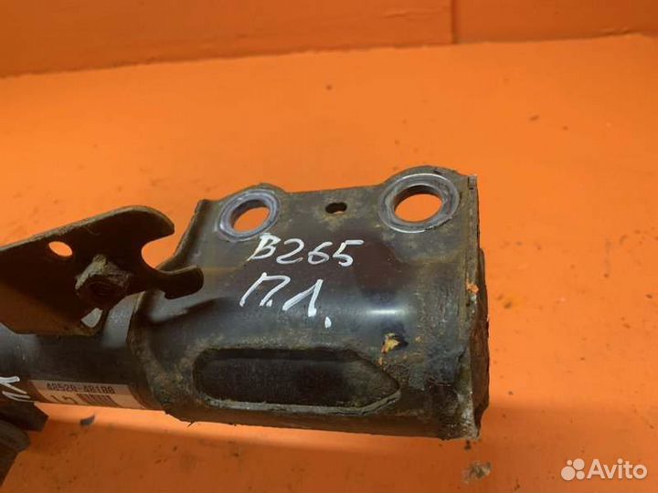 Стойка амортизатора передняя левая Toyota