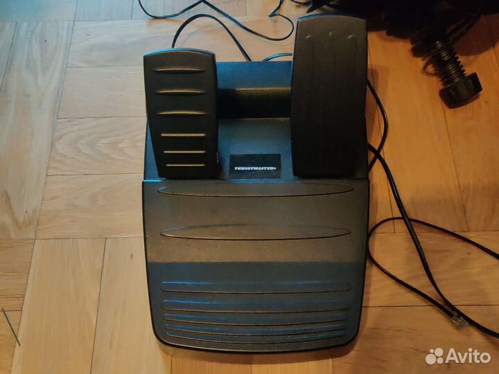 Руль Thrustmaster Ferrari