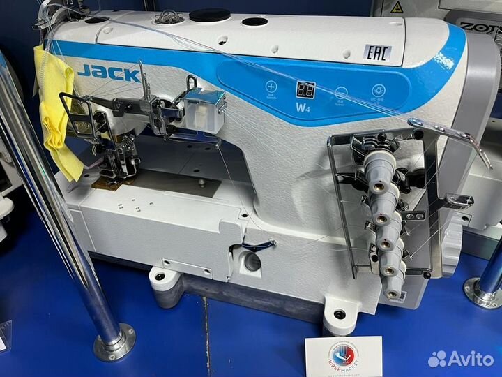 Распошивальная машина Jack W4-D-01GB со столом