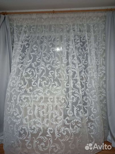 Тюлевая занавеска, плотные шторы