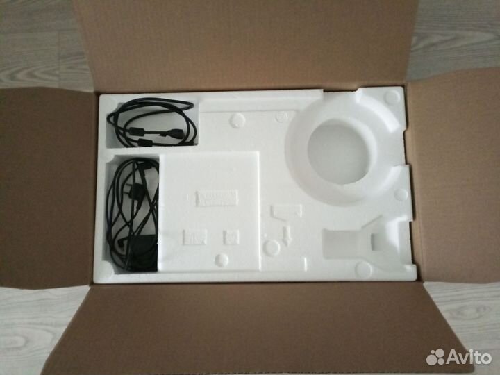 Монитор Samsung 23,5