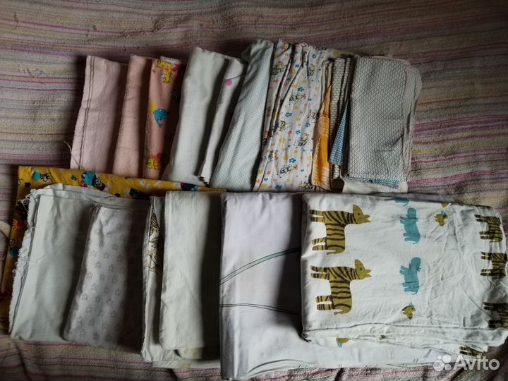 Бортики в кроватку и постельное белье пакетом