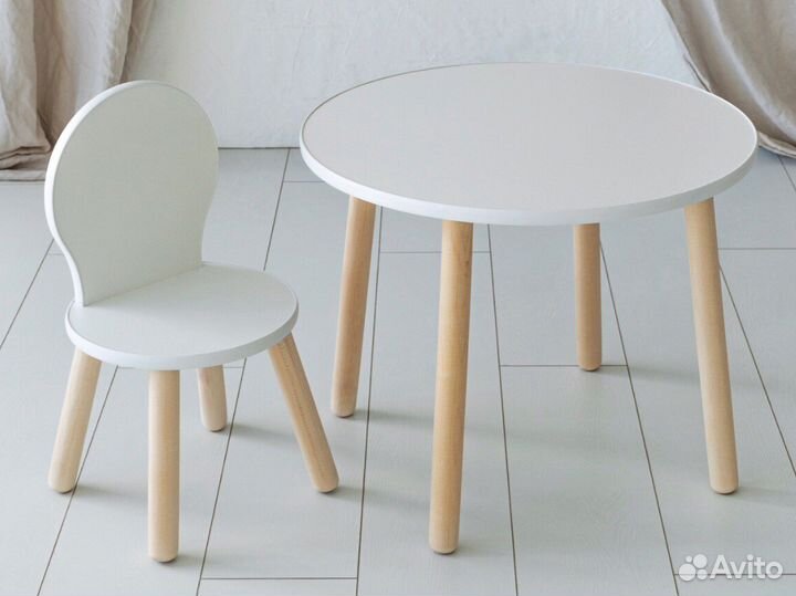 Детский круглый стол и стул