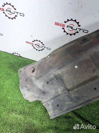 Защита двигателя передняя правая Toyota Celica