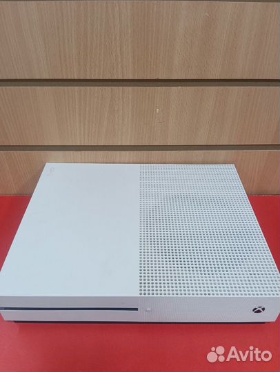 Игровая приставка Xbox One S 500 Гб