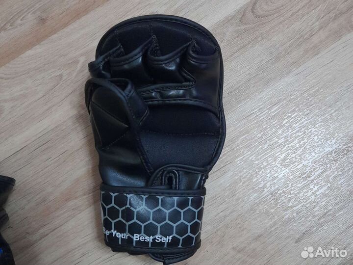 Перчатки для MMA