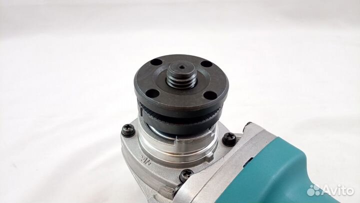 Угловая шлифмашина Makita 9558HNZ