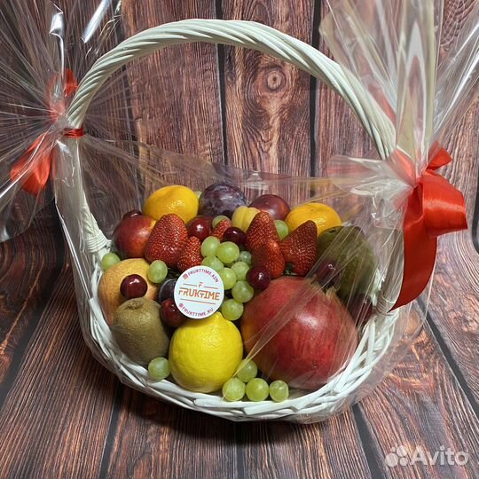 Фруктовая корзина на подарок