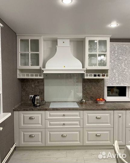 Кухонный гарнитур классика любой сложности