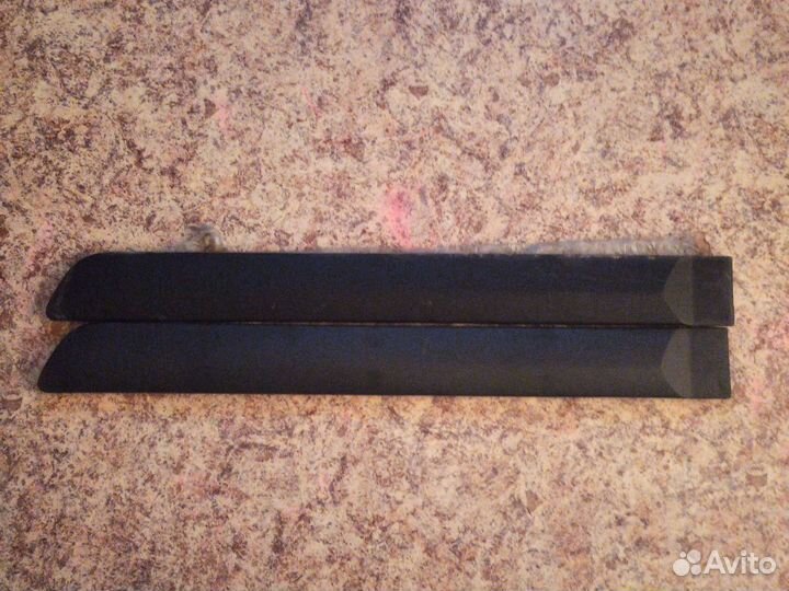 Молдинги на двери LADA largus