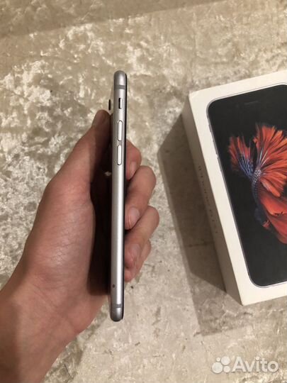 Телефон iPhone 6s