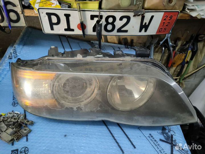 Фара правая ксенон адаптив E53