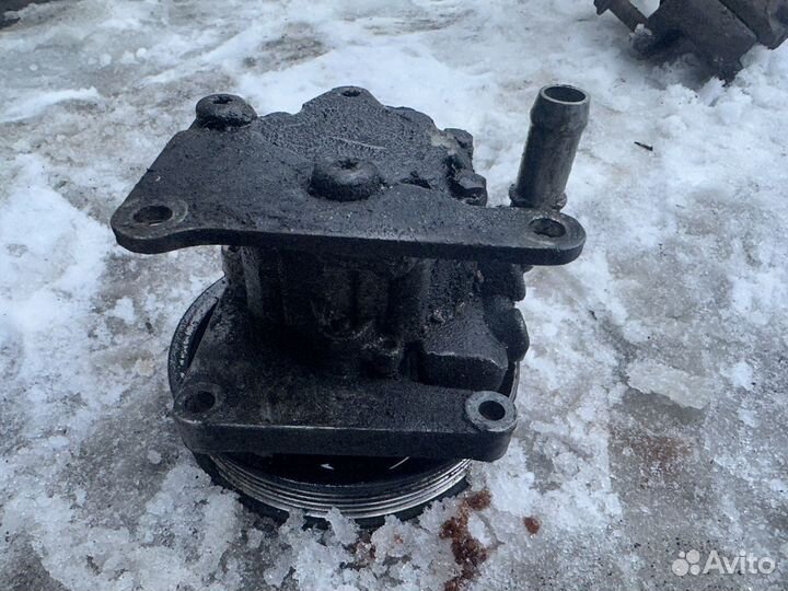 Насос гур Mercedes Vito w638